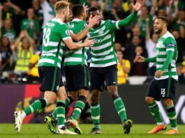 Sporting Lisbon players celebrating a 4-1 victory over Manchester City.