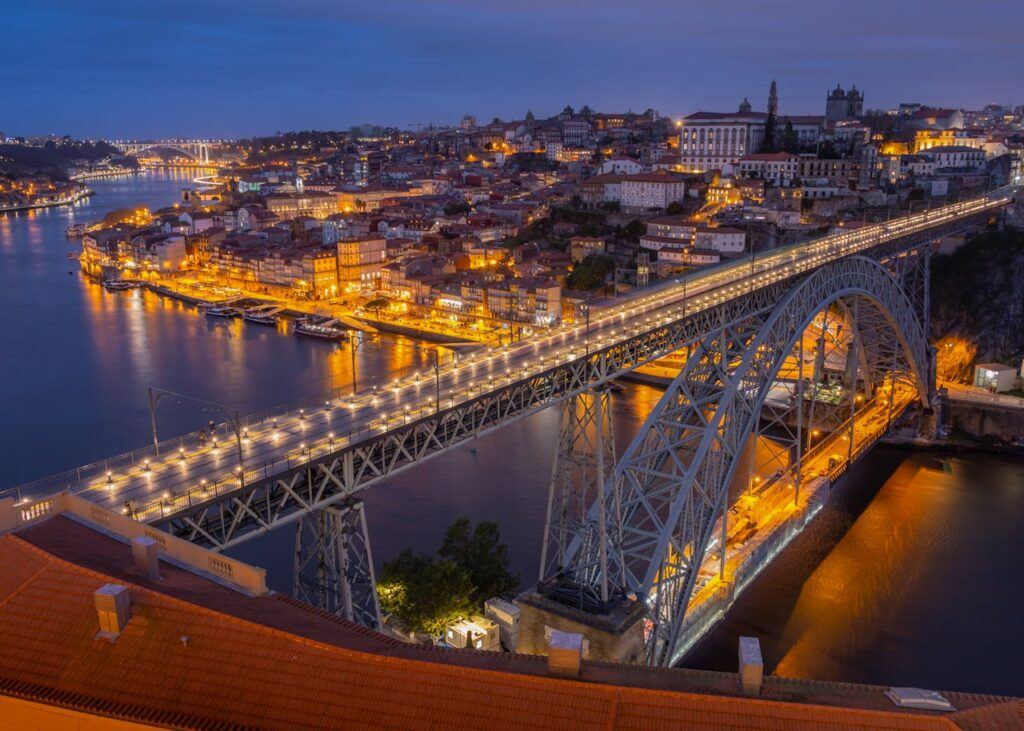 Luis I Bridge in Porto seen in the evening