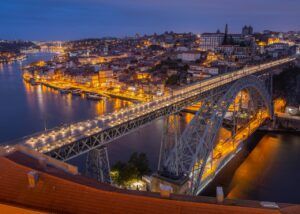 Luis I Bridge in Porto seen in the evening