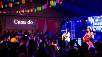 Camané and Marisa Liz performing at Casa do Artista festival.